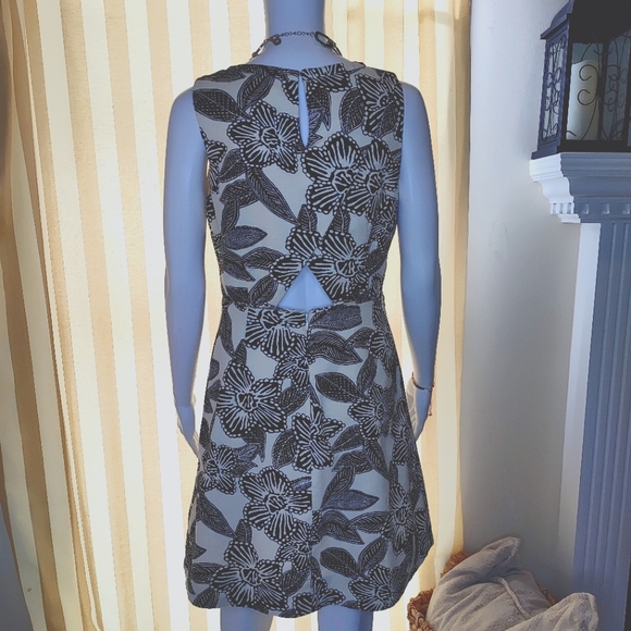 J CREW BOLD FLORAL CROSS-BACK DRESS 4 - Picture 6 of 10